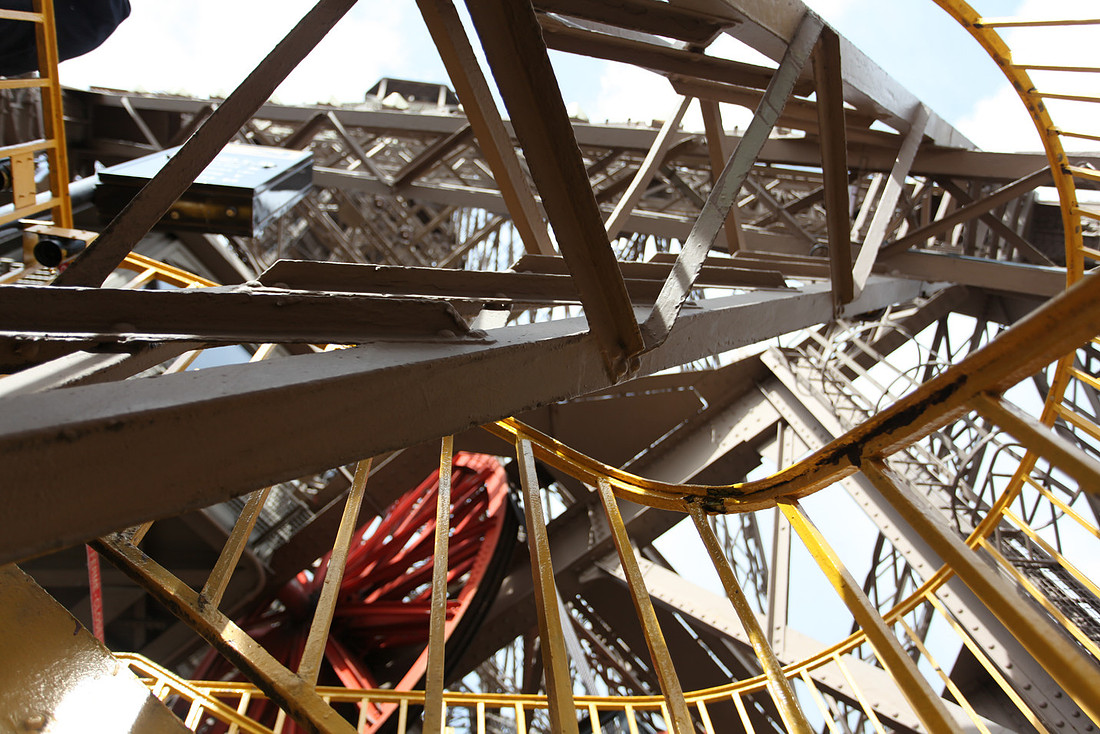Connections_le_tour_eiffel